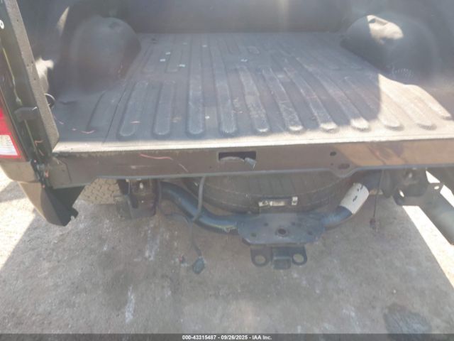 2017 RAM 1500 1C6RR6FT8HS783979 Photo 5