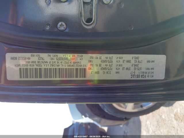 2017 RAM 1500 1C6RR6FT8HS783979 Photo 8