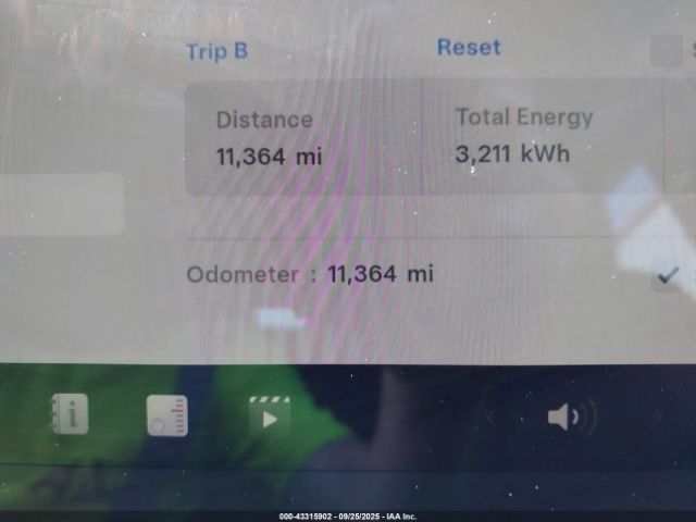 2025 TESLA MODEL Y 7SAYGAEE8SF293792 Photo 6