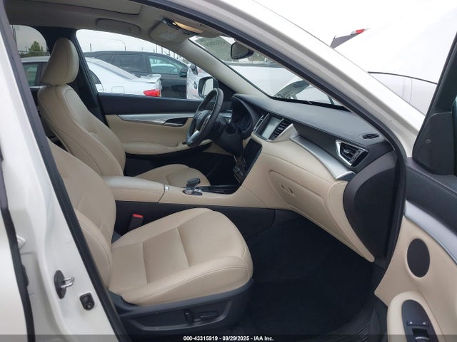 Infiniti 2019 2019 3PCAJ5M10KF133718 Image 5