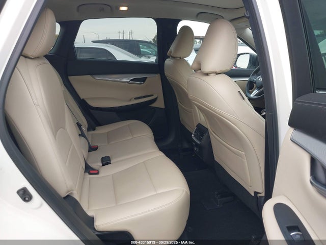 Infiniti 2019 2019 3PCAJ5M10KF133718 Image 8