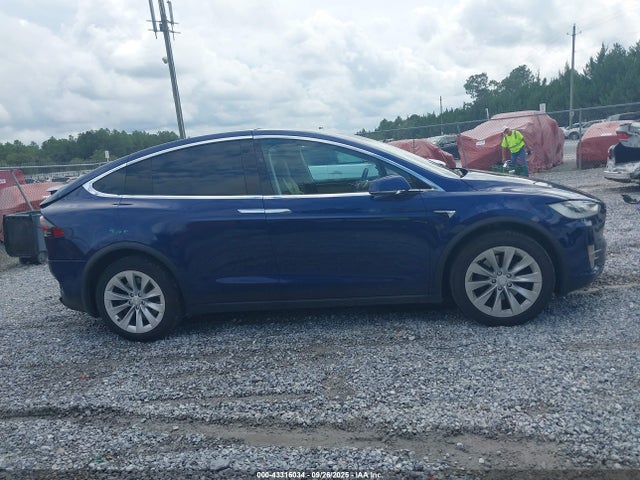 Tesla MODEL X 2017 5YJXCDE28HF052237 Image 13