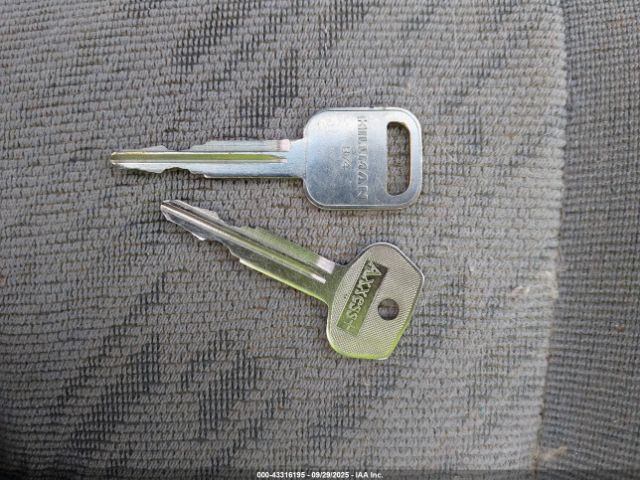 2001 MITSUBISHI MIRAGE JA3AY26C11U038582 Photo 10