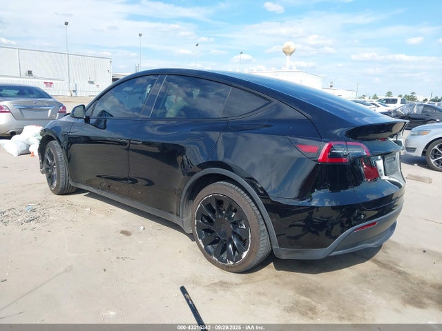 2021 TESLA MODEL Y 5YJYGDEE1MF253054 Photo 2