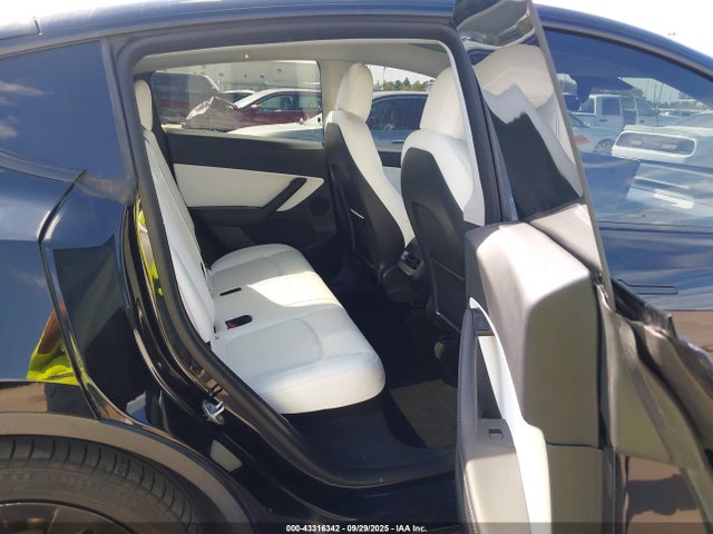 2021 TESLA MODEL Y 5YJYGDEE1MF253054 Photo 7