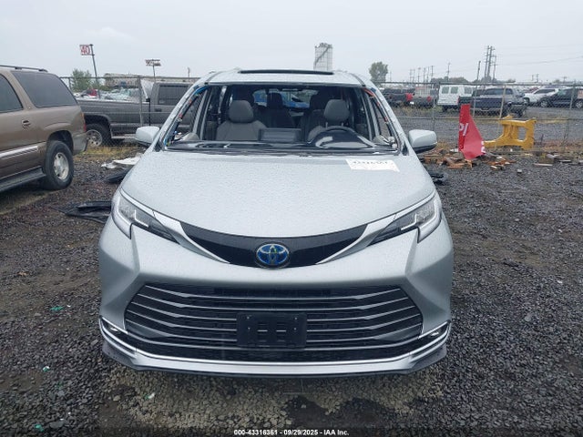 5TDZSKFC4MS013898 Toyota Sienna
