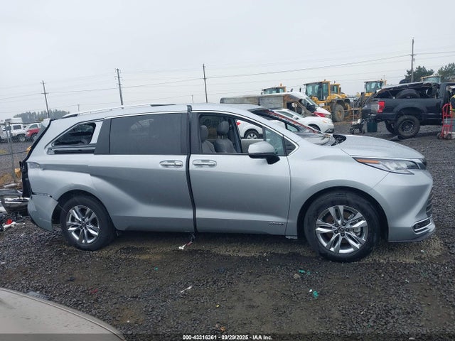 5TDZSKFC4MS013898 Toyota Sienna
