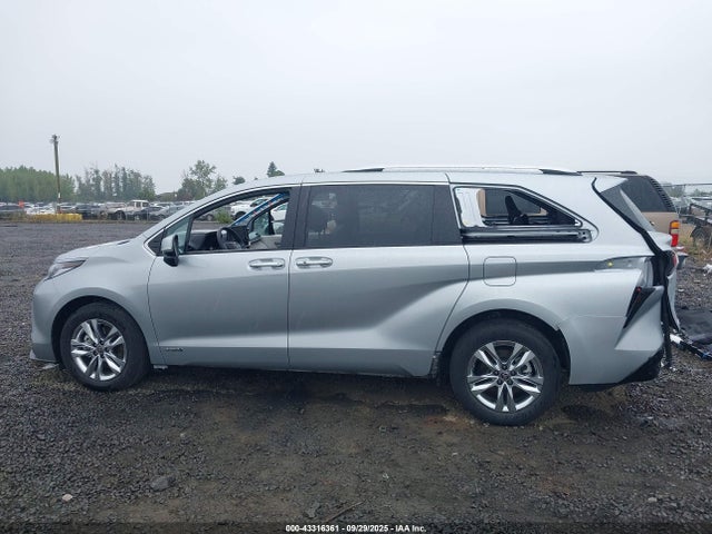 5TDZSKFC4MS013898 Toyota Sienna