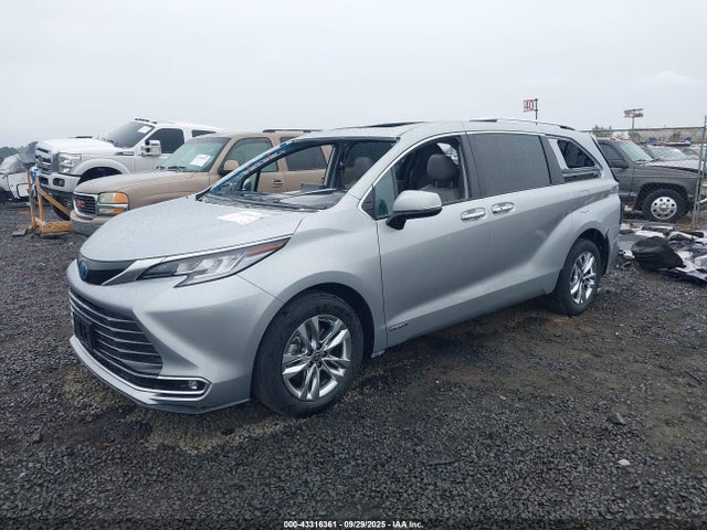 5TDZSKFC4MS013898 Toyota Sienna