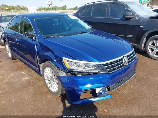 2016 VOLKSWAGEN PASSAT 1VWBT7A32GC016272