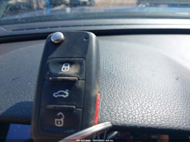 2016 VOLKSWAGEN PASSAT 1VWBT7A32GC016272 Photo 10