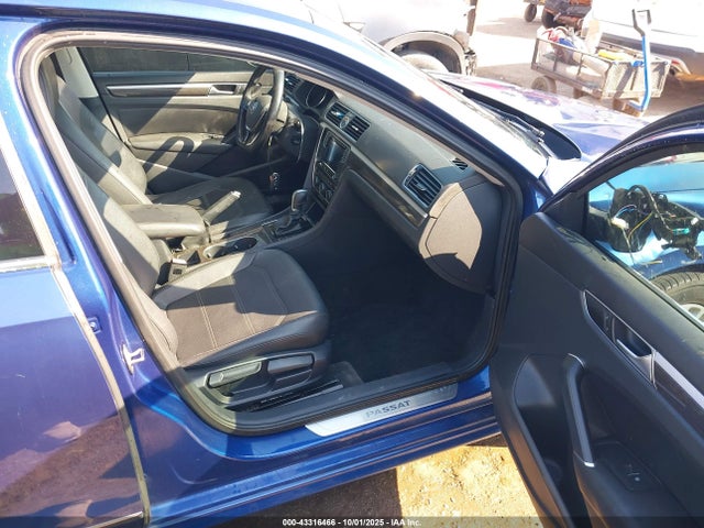 2016 VOLKSWAGEN PASSAT 1VWBT7A32GC016272 Photo 4