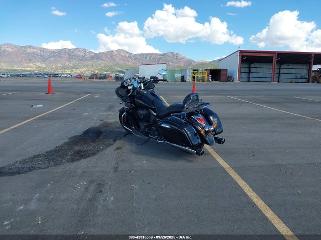 2011 KAWASAKI VN1700 JKBVNRJ12BA001351 Photo 2