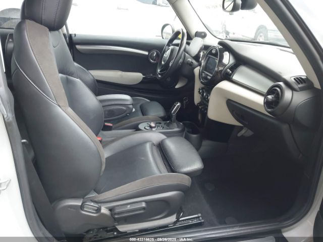 2021 MINI SE HARDTOP WMWXP3C04M2N33919 Photo 4