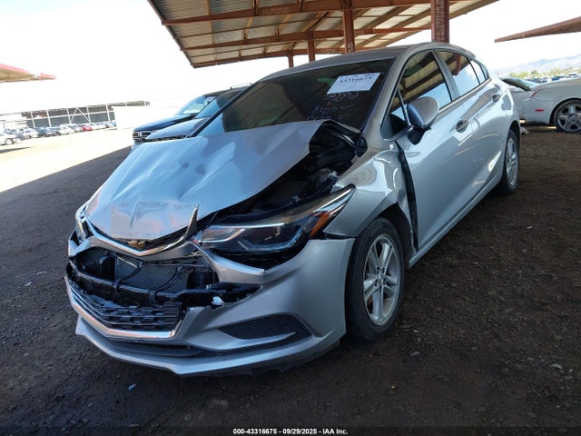 Chevrolet Cruze Lt Auto 2018 3G1BE6SM0JS614336 Image 2