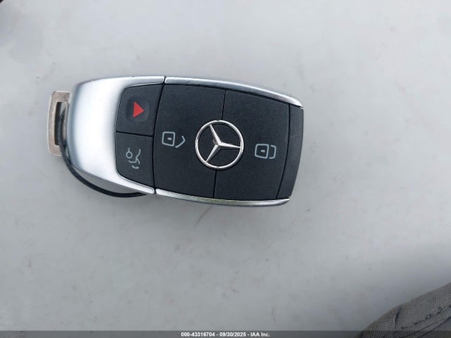 W1K5J4GB7SN516594 Mercedes-Benz m260