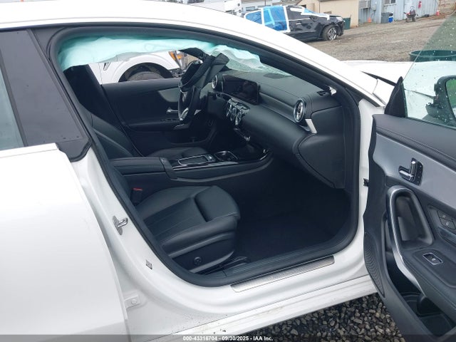 W1K5J4GB7SN516594 Mercedes-Benz m260