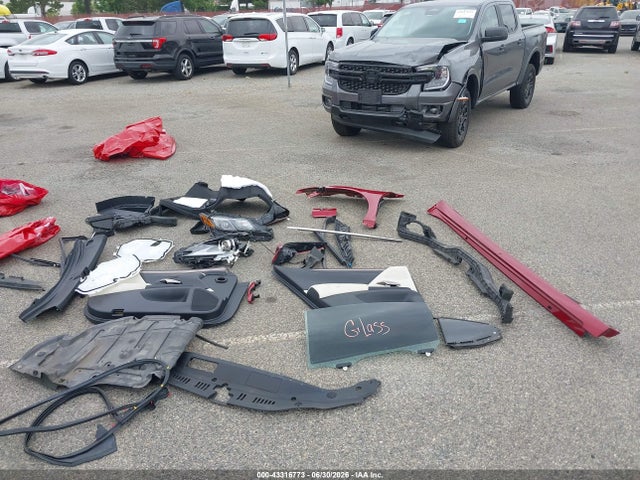 Lexus ES 300H 2023 58ADA1C11PU030706 Image 12