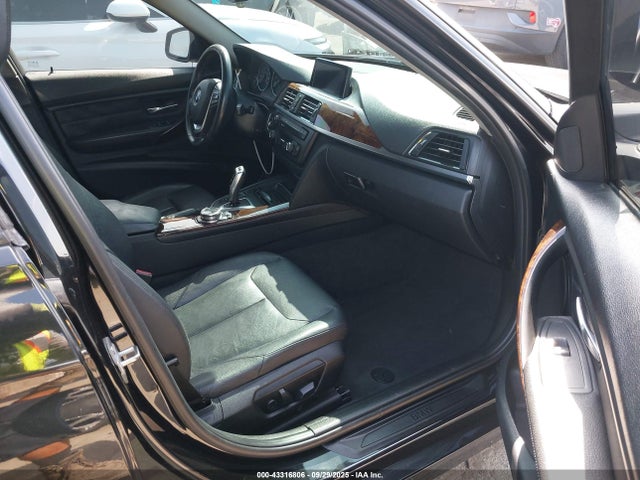 BMW 2014 2014 WBA3A5G54ENP28775 Image 5