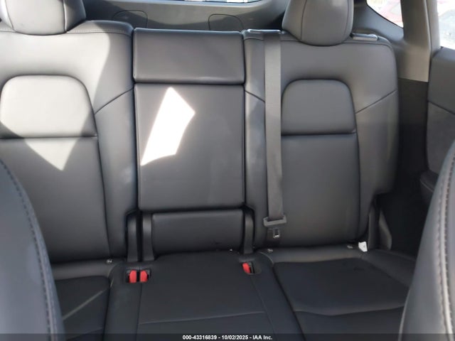 7SAYGDEE1PF760009 Tesla 2023