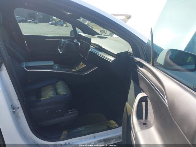2022 TESLA MODEL X 7SAXCBE68NF329619 Photo 4
