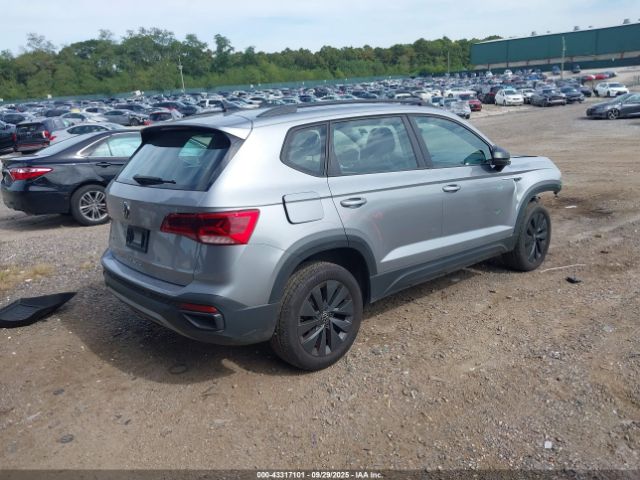 2024 VOLKSWAGEN TAOS 3VV5X7B2XRM097647 Photo 3