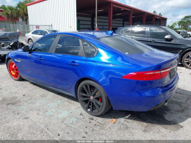 2017 JAGUAR XF SAJBM4BV6HCY52149 Photo 2