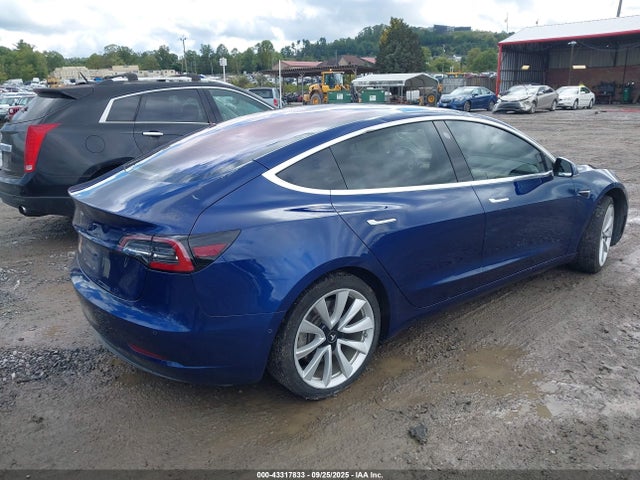 2018 TESLA MODEL 3 5YJ3E1EA9JF015573 Photo 3