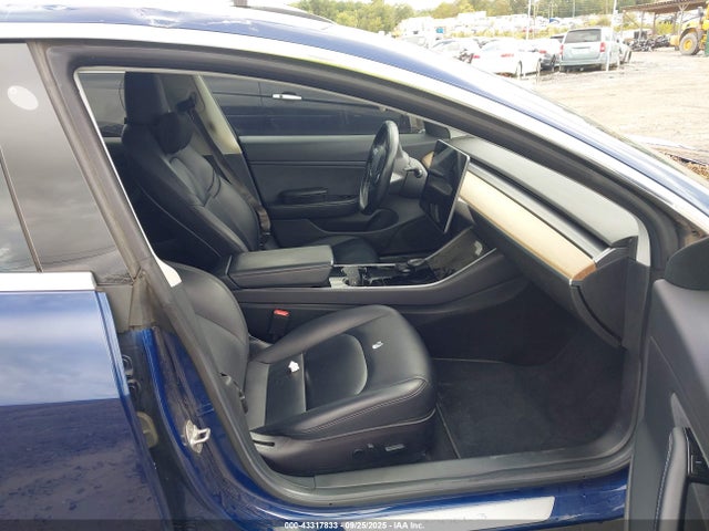 2018 TESLA MODEL 3 5YJ3E1EA9JF015573 Photo 4