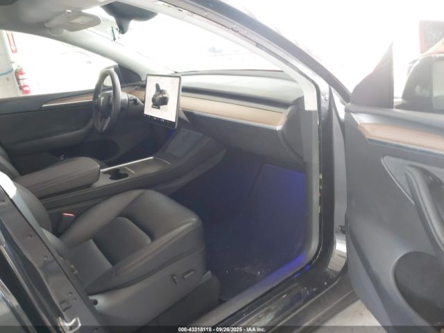 2024 TESLA MODEL Y 7SAYGDED6RF042482 Photo 4