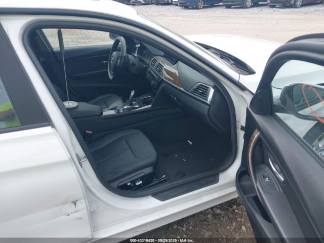 2017 BMW 320I WBA8E5G30HNU42435 Photo 4