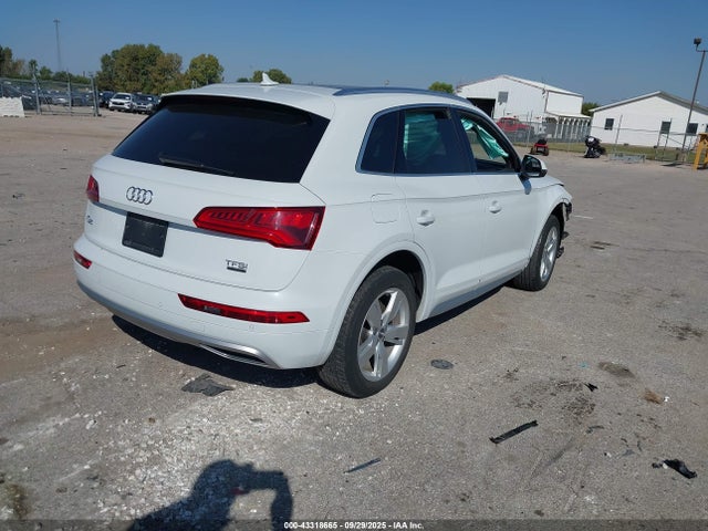 2018 Audi Q5 2.0t Premium/2.0t Tech Premium მანქანა იყიდება აუქციონზე, vin: WA1CNAFY5J2169254, აუქციონის ნომერი: 43318665