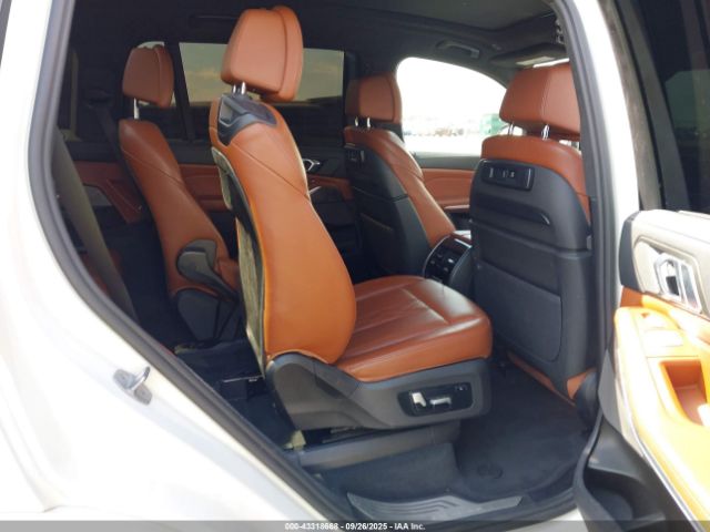2021 BMW X7 5UXCW2C05M9G30151 Photo 7