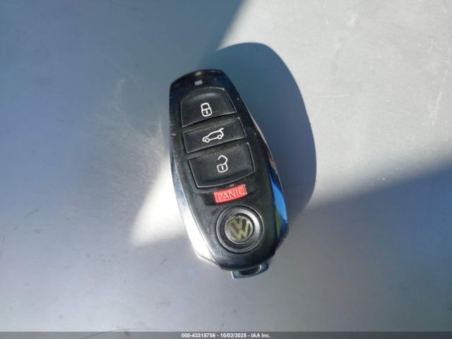 2017 VOLKSWAGEN TOUAREG WVGRF7BPXHD001410 Photo 10