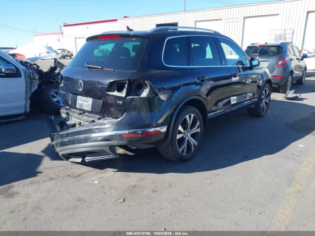 2017 VOLKSWAGEN TOUAREG WVGRF7BPXHD001410 Photo 3