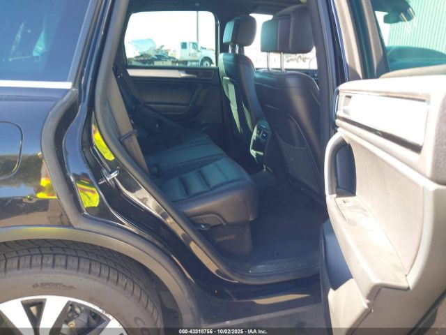 2017 VOLKSWAGEN TOUAREG WVGRF7BPXHD001410 Photo 7
