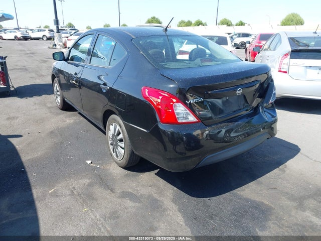 Nissan 2016 2016 3N1CN7AP1GL917886 Image 3