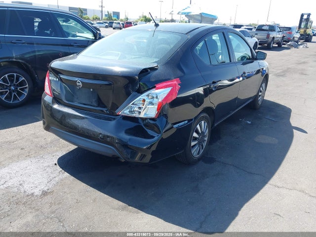 Nissan 2016 2016 3N1CN7AP1GL917886 Image 4