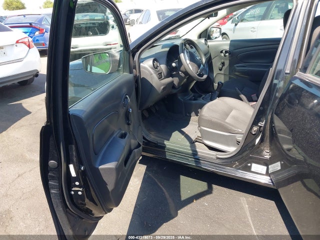 Nissan 2016 2016 3N1CN7AP1GL917886 Image 5