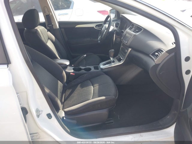 Продажа на аукционе авто 2014 Nissan Sentra Sr, vin: 3N1AB7AP8EY272251, номер лота: 43319133