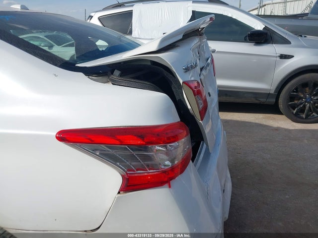 Продажа на аукционе авто 2014 Nissan Sentra Sr, vin: 3N1AB7AP8EY272251, номер лота: 43319133