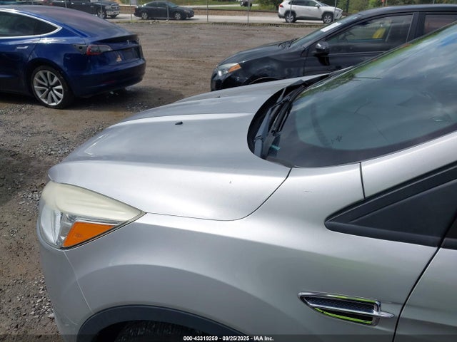 1FMCU9GX1FUB16202 Ford Escape