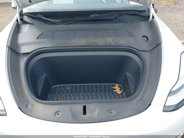 2022 TESLA MODEL Y 7SAYGDEE1NF329599 Photo 9