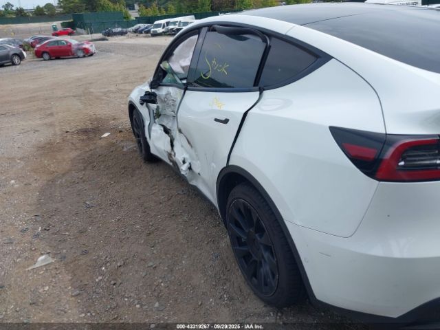 2022 TESLA MODEL Y 7SAYGDEE1NF329599 Photo 5