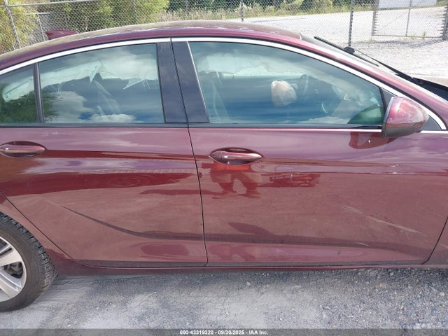 W04GL6SXXJ1111048 Buick Regal Sportback Preferred