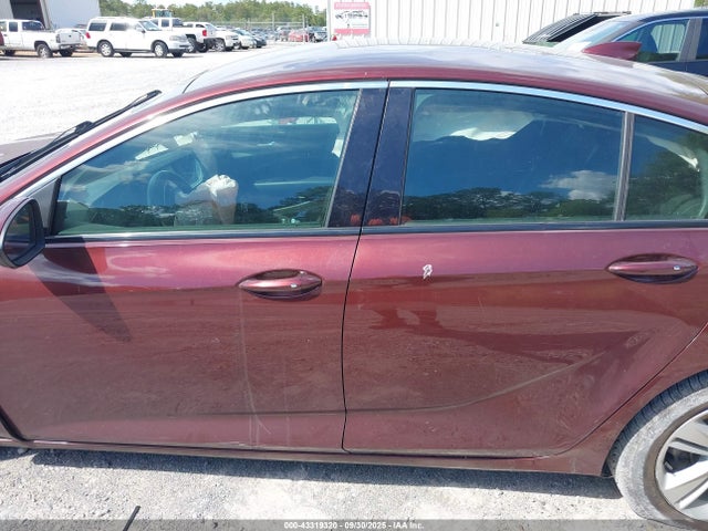 W04GL6SXXJ1111048 Buick Regal Sportback Preferred