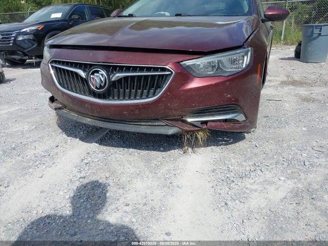 W04GL6SXXJ1111048 Buick Regal Sportback Preferred