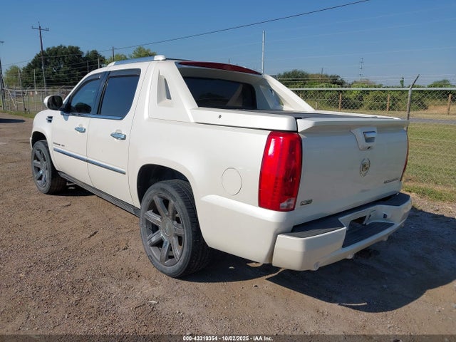 2010 CADILLAC ESCALADE EXT 3GYVKNEF8AG165649 Photo 2