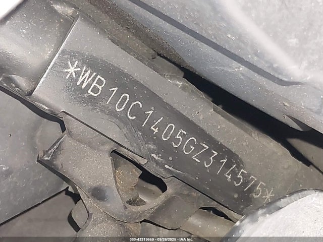 WB10C1405GZ314575 BMW 2016