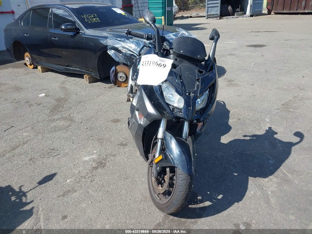WB10C1405GZ314575 BMW 2016